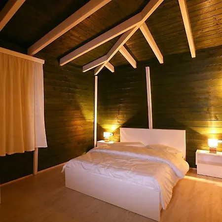 Kastria Szálloda Tirana