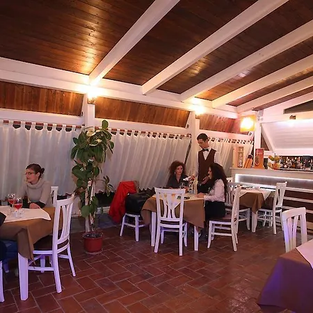 酒店 Kastria 地拉那