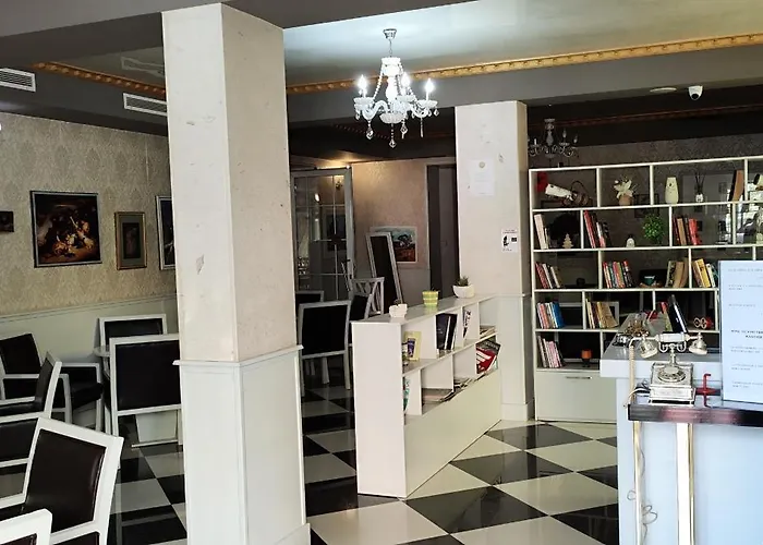 Kastria מלון טיראנה