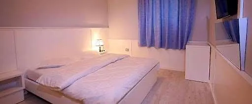 Hotel Kastria Tirana